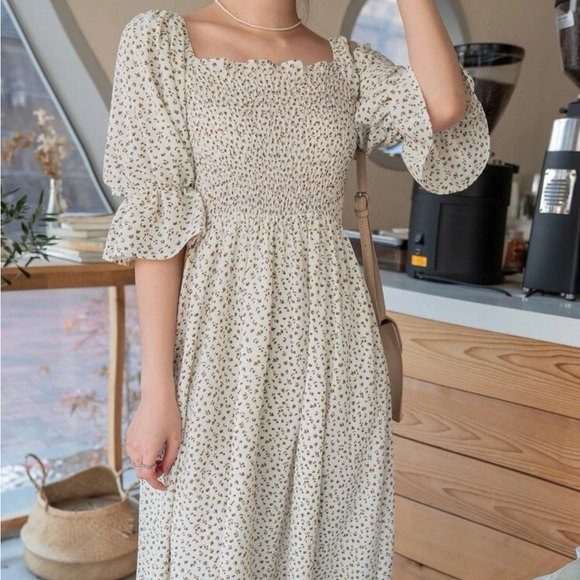 Floral Square Neck Dress🌷 - Picture 5 of 7